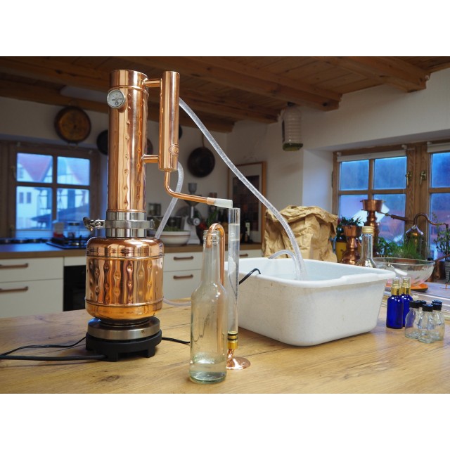 CopperGarden® Destille EASY MOONSHINE 2 Liter [109.212] - 349,00 € - Legale  Destille kaufen vom Hersteller. Destillen für ätherische Öle oder zum  Schnaps brennen. Wasserbad Destillen - Vom Baum in die Flasche.
